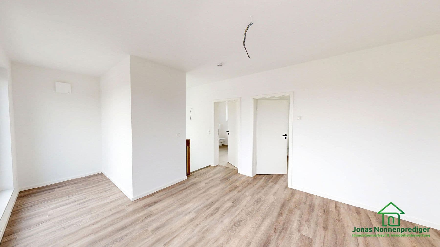 Predaj domu 144 m², pozemek 337 m², Kühls Acker 18, Schwerin, Meklenbursko-Predpomoransko Predaj domu 144 m², pozemek 337 m², Kühls Acker 18, Schwerin, Meklenbursko-Predpomoransko