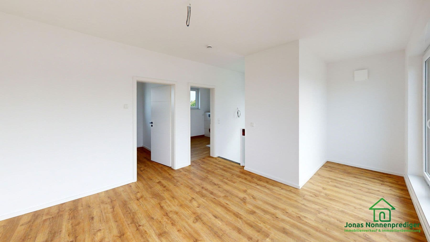 Predaj domu 144 m², pozemek 337 m², Kühls Acker 18, Schwerin, Meklenbursko-Predpomoransko Predaj domu 144 m², pozemek 337 m², Kühls Acker 18, Schwerin, Meklenbursko-Predpomoransko
