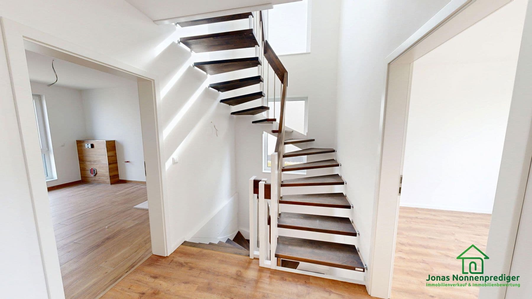 Predaj domu 144 m², pozemek 337 m², Kühls Acker 18, Schwerin, Meklenbursko-Predpomoransko Predaj domu 144 m², pozemek 337 m², Kühls Acker 18, Schwerin, Meklenbursko-Predpomoransko