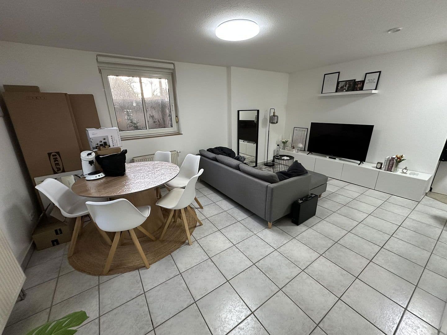 Prenájom bytu 2-izbový 50 m², Fliederweg 24, Zellingen, Bavorsko Prenájom bytu 2-izbový 50 m², Fliederweg 24, Zellingen, Bavorsko