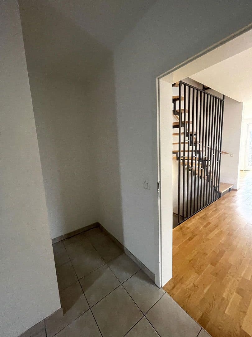 Predaj domu 139 m², pozemek 222 m², Mainz, Porýnie-Falcko Predaj domu 139 m², pozemek 222 m², Mainz, Porýnie-Falcko