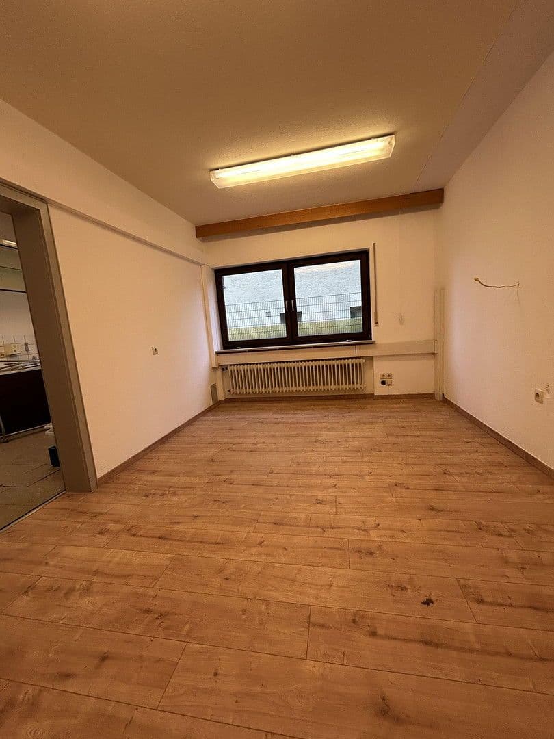 Prenájom kancelárie 250 m², Mutterstadt, Porýnie-Falcko Prenájom kancelárie 250 m², Mutterstadt, Porýnie-Falcko