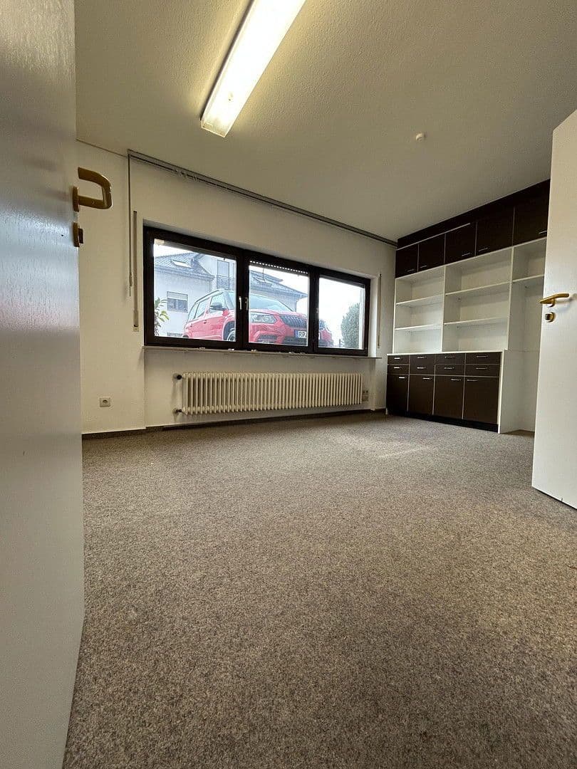 Prenájom kancelárie 250 m², Mutterstadt, Porýnie-Falcko Prenájom kancelárie 250 m², Mutterstadt, Porýnie-Falcko