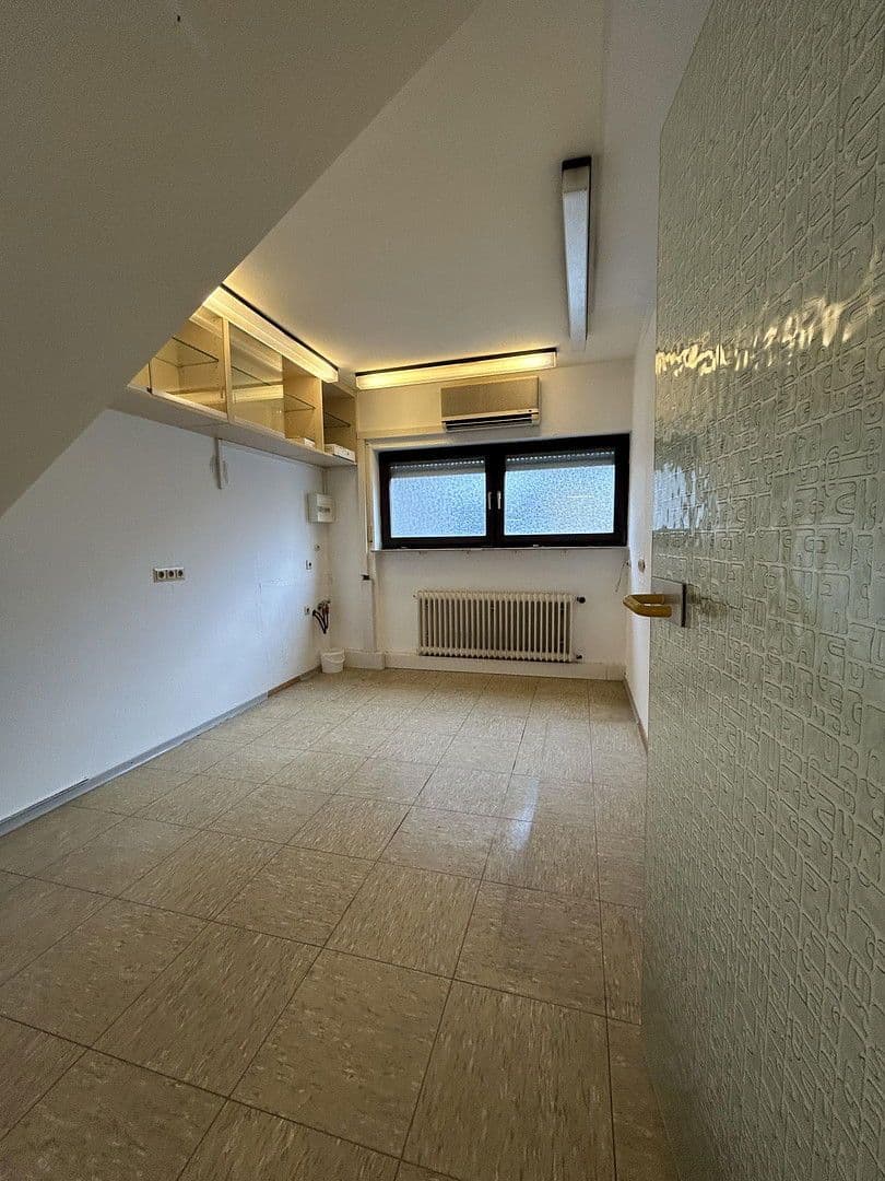 Prenájom kancelárie 250 m², Mutterstadt, Porýnie-Falcko Prenájom kancelárie 250 m², Mutterstadt, Porýnie-Falcko