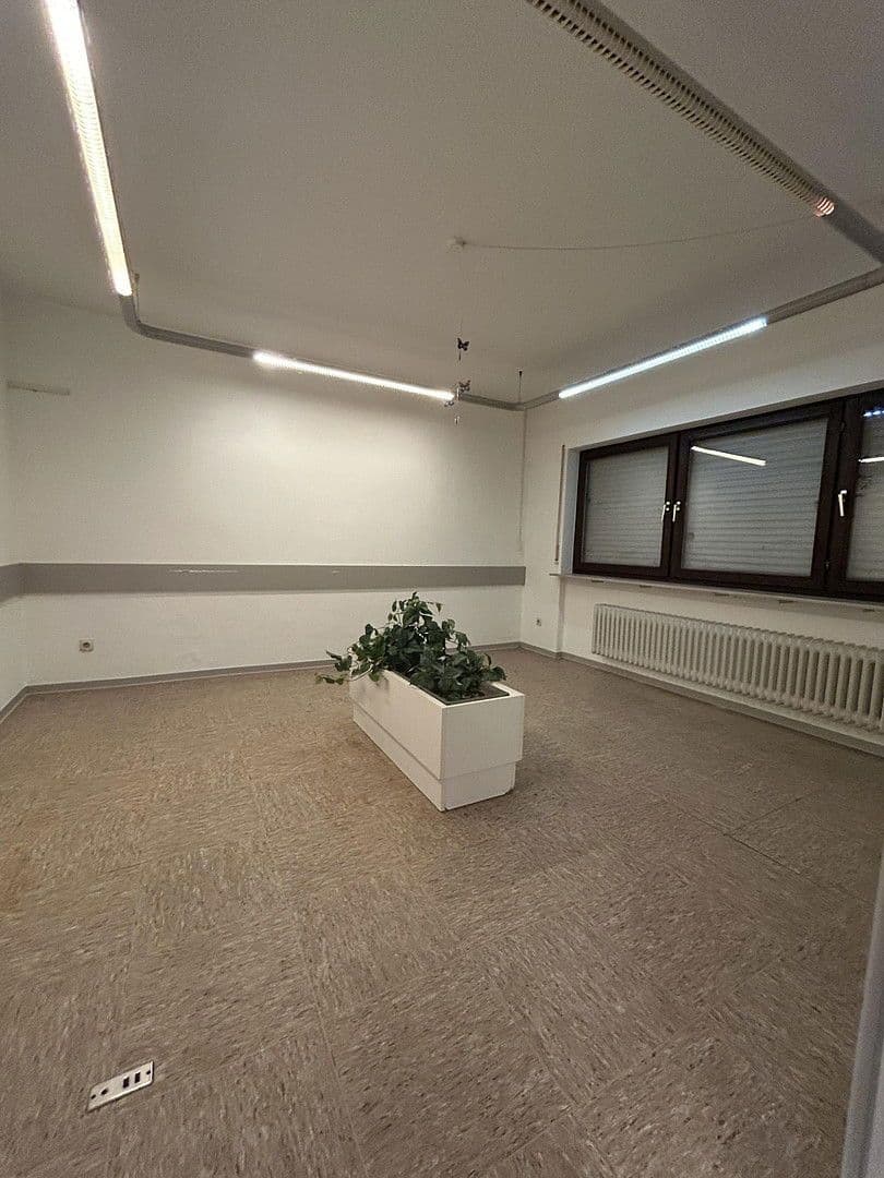 Prenájom kancelárie 250 m², Mutterstadt, Porýnie-Falcko Prenájom kancelárie 250 m², Mutterstadt, Porýnie-Falcko