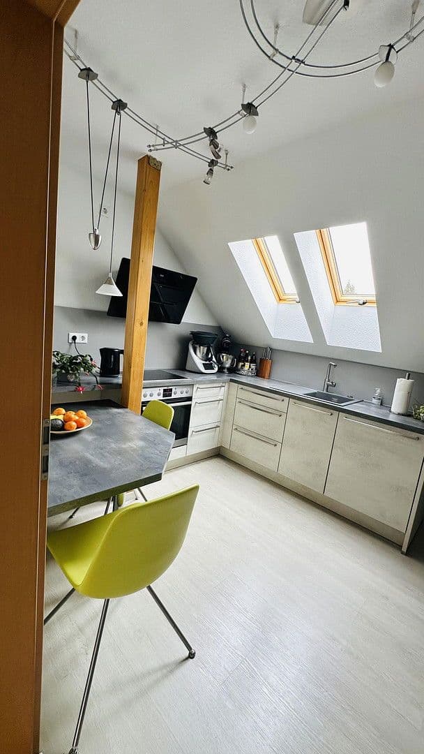 Prenájom bytu 4-izbový 130 m², Tauberbischofsheim, Bádensko-Wurttembersko Prenájom bytu 4-izbový 130 m², Tauberbischofsheim, Bádensko-Wurttembersko