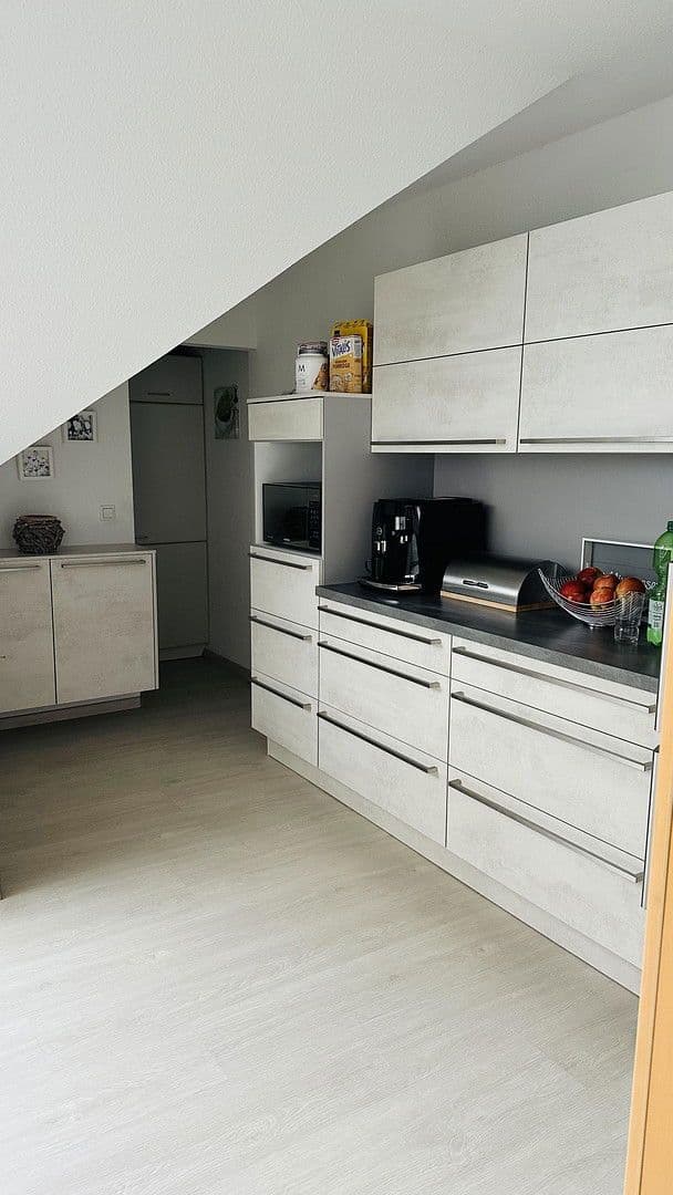 Prenájom bytu 4-izbový 130 m², Tauberbischofsheim, Bádensko-Wurttembersko Prenájom bytu 4-izbový 130 m², Tauberbischofsheim, Bádensko-Wurttembersko