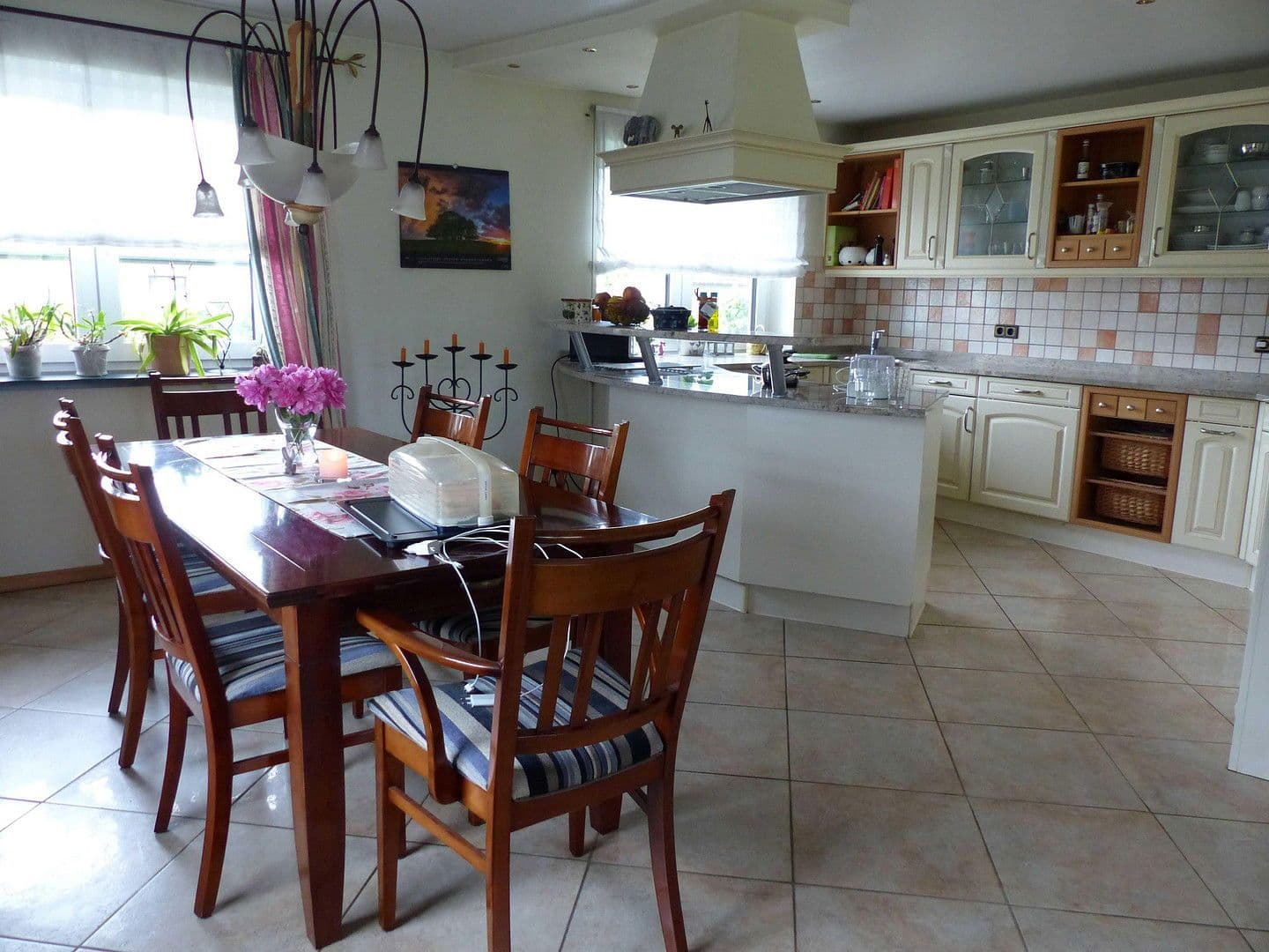 Predaj domu 283 m², pozemek 709 m², Neuenburg am Rhein, Bádensko-Wurttembersko Predaj domu 283 m², pozemek 709 m², Neuenburg am Rhein, Bádensko-Wurttembersko