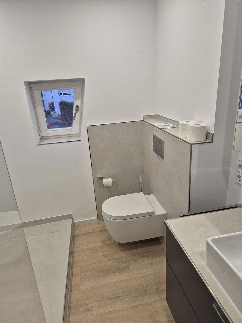 Prenájom bytu 4-izbový 122 m², Butzbach, Hesensko Prenájom bytu 4-izbový 122 m², Butzbach, Hesensko