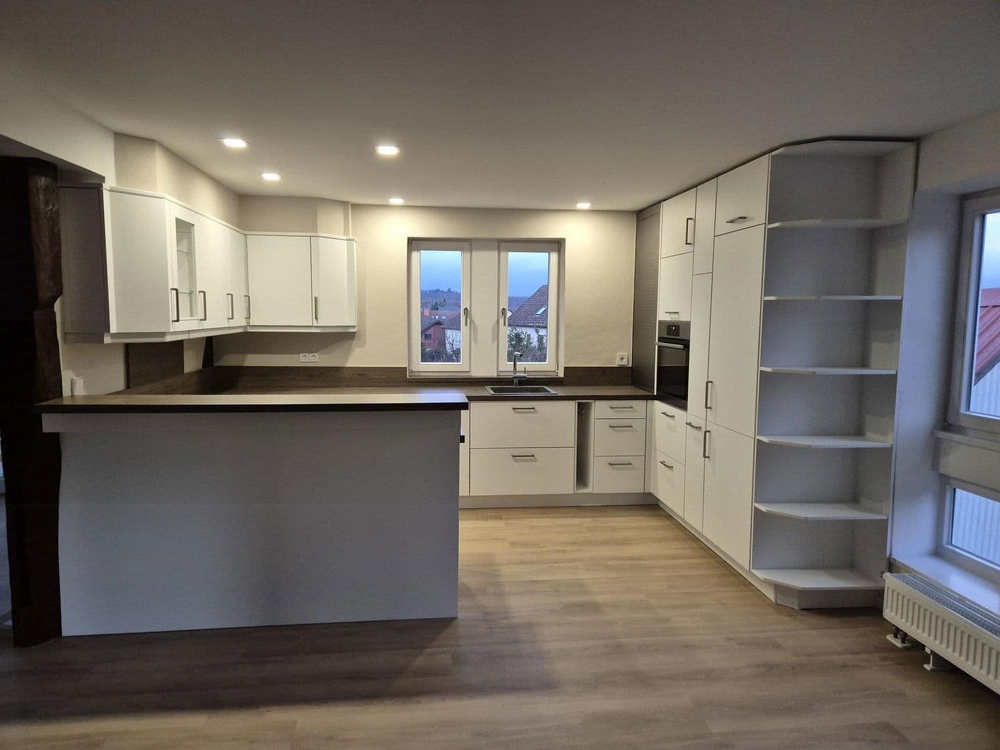 Prenájom bytu 4-izbový 122 m², Butzbach, Hesensko Prenájom bytu 4-izbový 122 m², Butzbach, Hesensko