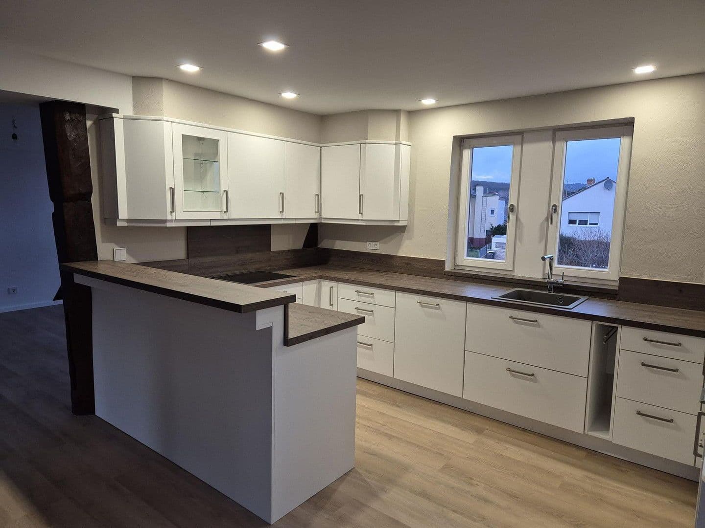 Prenájom bytu 4-izbový 122 m², Butzbach, Hesensko Prenájom bytu 4-izbový 122 m², Butzbach, Hesensko