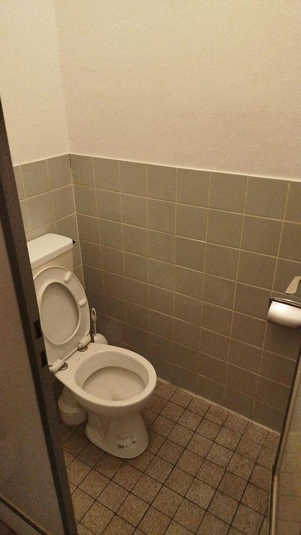 Prenájom nebytového priestoru 80 m², Marburger Straße 17, Kreuztal, Severné Porýnie - Westfálsko Prenájom nebytového priestoru 80 m², Marburger Straße 17, Kreuztal, Severné Porýnie - Westfálsko