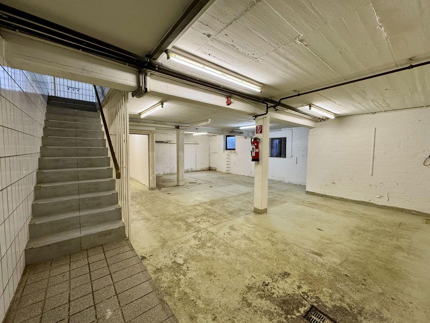 Prenájom nebytového priestoru 260 m², Bochumer Straße 36, Essen, Severné Porýnie - Westfálsko Prenájom nebytového priestoru 260 m², Bochumer Straße 36, Essen, Severné Porýnie - Westfálsko