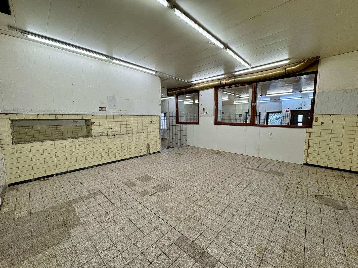 Prenájom nebytového priestoru 260 m², Bochumer Straße 36, Essen, Severné Porýnie - Westfálsko Prenájom nebytového priestoru 260 m², Bochumer Straße 36, Essen, Severné Porýnie - Westfálsko