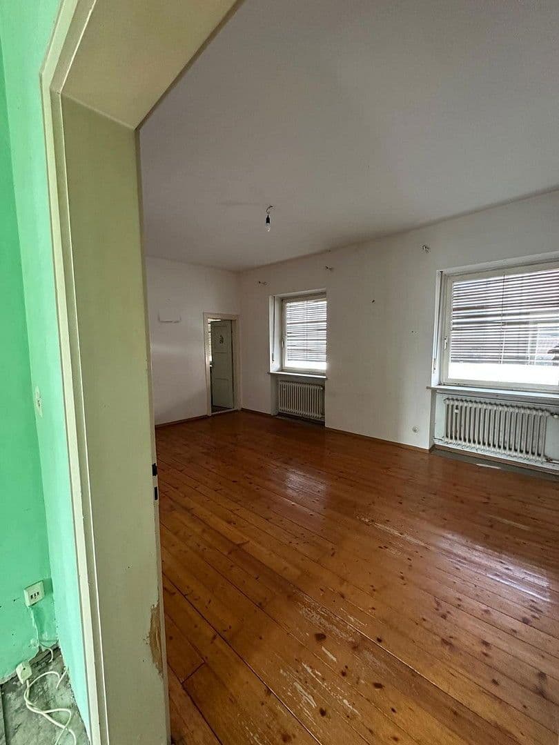 Predaj domu 212 m², pozemek 906 m², Bahnhofstraße 3, Gangkofen, Bavorsko Predaj domu 212 m², pozemek 906 m², Bahnhofstraße 3, Gangkofen, Bavorsko