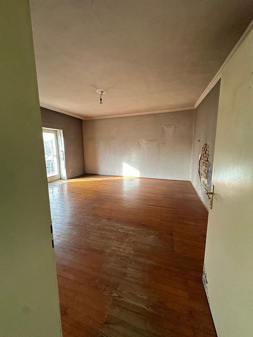 Predaj domu 212 m², pozemek 906 m², Bahnhofstraße 3, Gangkofen, Bavorsko Predaj domu 212 m², pozemek 906 m², Bahnhofstraße 3, Gangkofen, Bavorsko