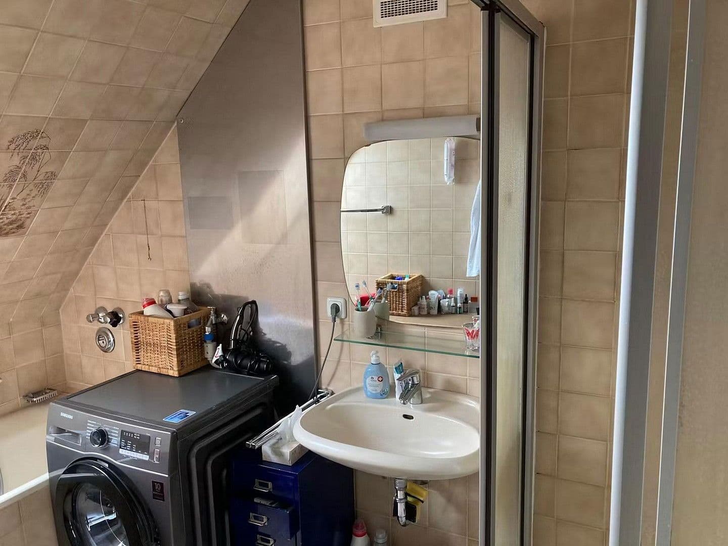 Prenájom bytu 2-izbový 60 m², München, Bavorsko Prenájom bytu 2-izbový 60 m², München, Bavorsko