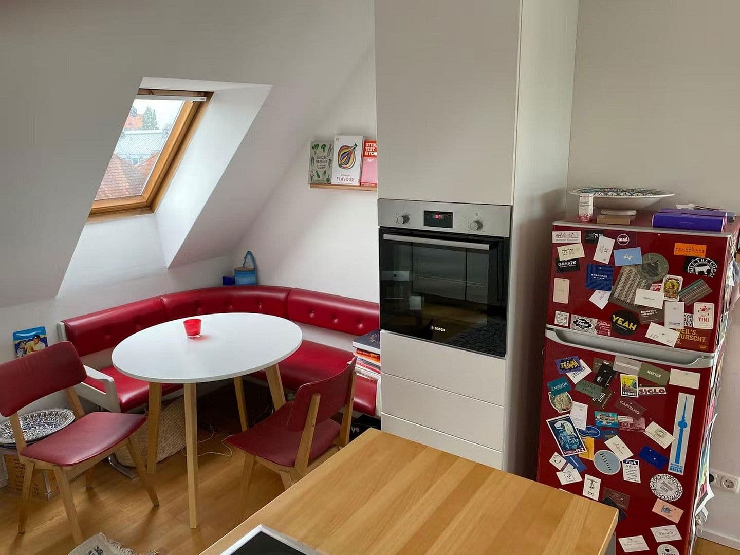 Prenájom bytu 2-izbový 60 m², München, Bavorsko Prenájom bytu 2-izbový 60 m², München, Bavorsko