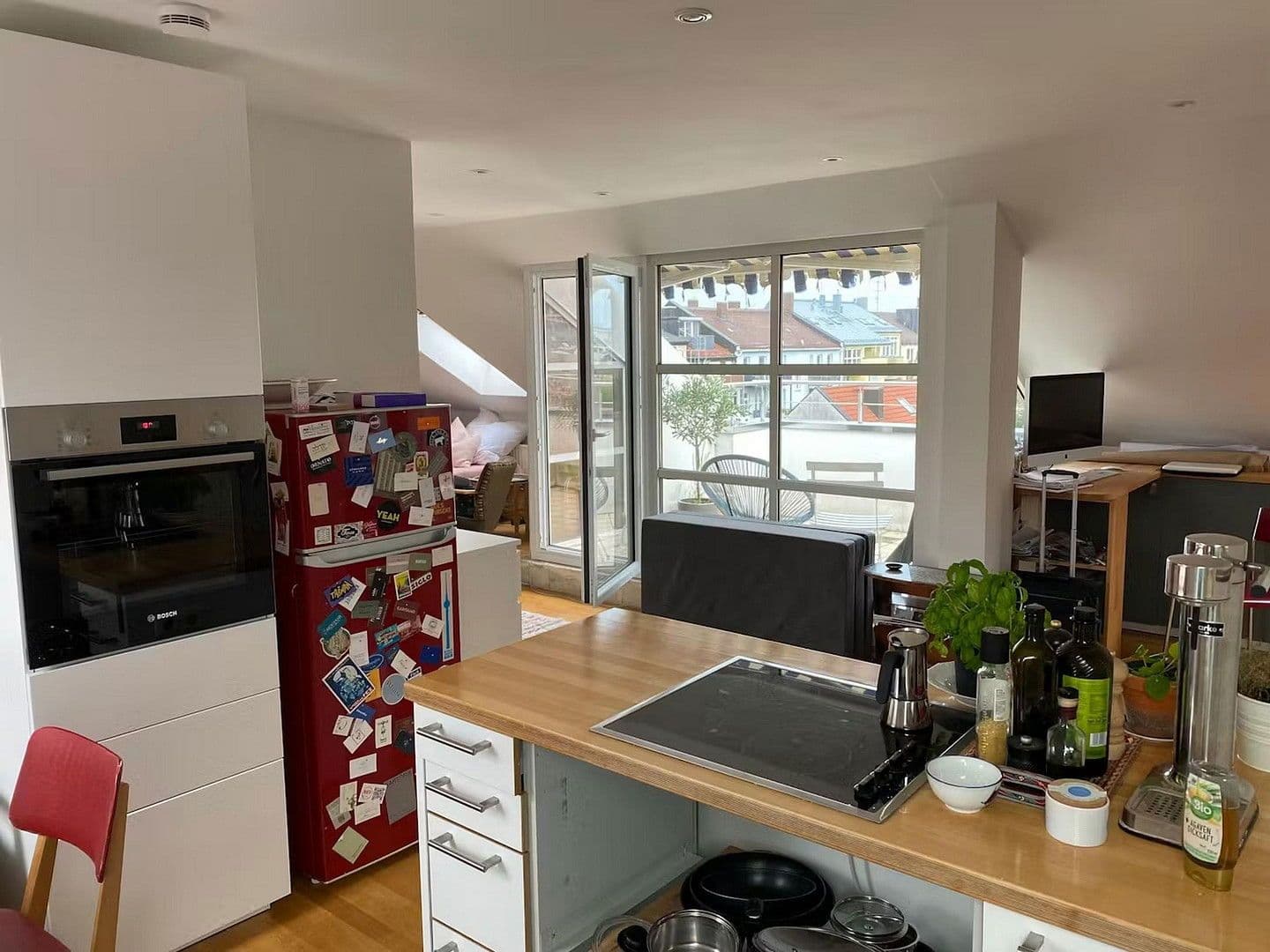 Prenájom bytu 2-izbový 60 m², München, Bavorsko Prenájom bytu 2-izbový 60 m², München, Bavorsko