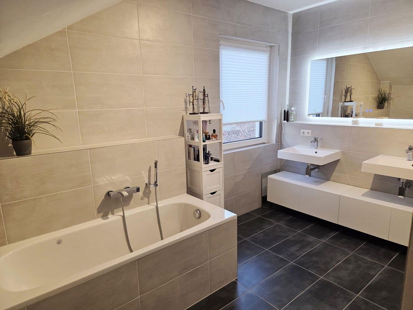 Predaj domu 130 m², pozemek 439 m², Solingen, Severné Porýnie - Westfálsko Predaj domu 130 m², pozemek 439 m², Solingen, Severné Porýnie - Westfálsko