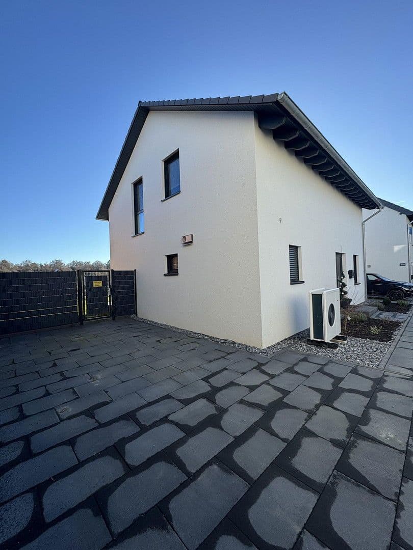 Predaj domu 130 m², pozemek 439 m², Solingen, Severné Porýnie - Westfálsko Predaj domu 130 m², pozemek 439 m², Solingen, Severné Porýnie - Westfálsko