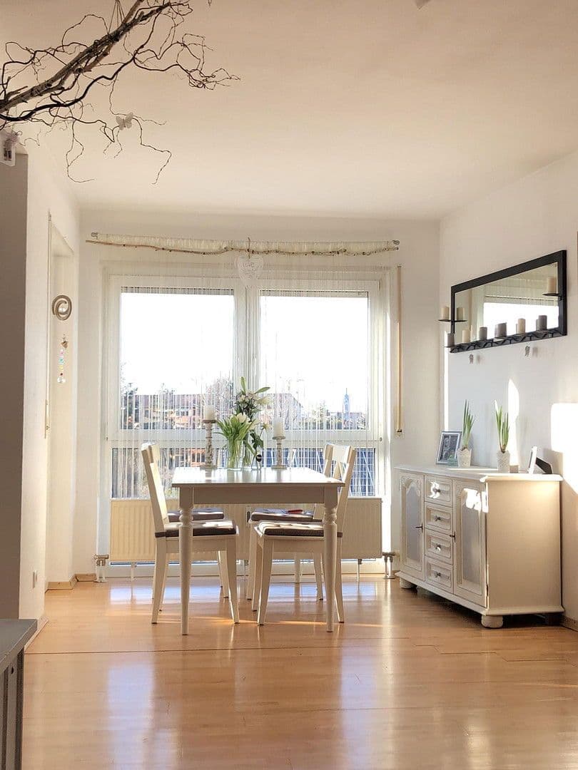 Predaj bytu 4-izbový 127 m², Hockenheim, Bádensko-Wurttembersko Predaj bytu 4-izbový 127 m², Hockenheim, Bádensko-Wurttembersko