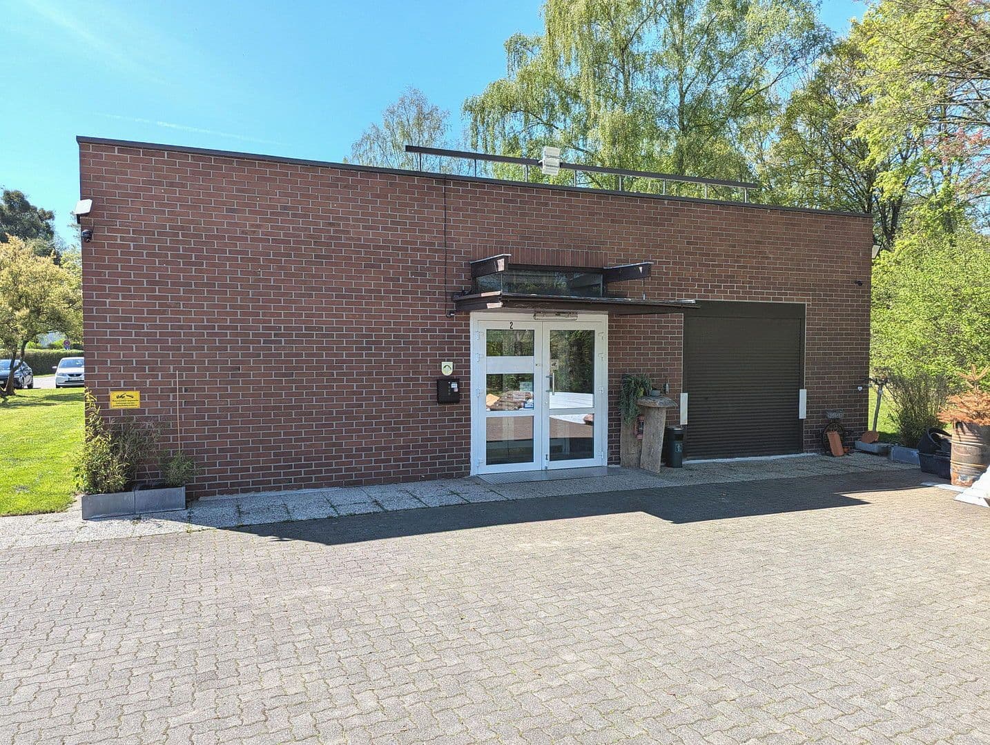 Prenájom nebytového priestoru 300 m², Oberzwehrener Straße 2-4, Baunatal, Hesensko Prenájom nebytového priestoru 300 m², Oberzwehrener Straße 2-4, Baunatal, Hesensko