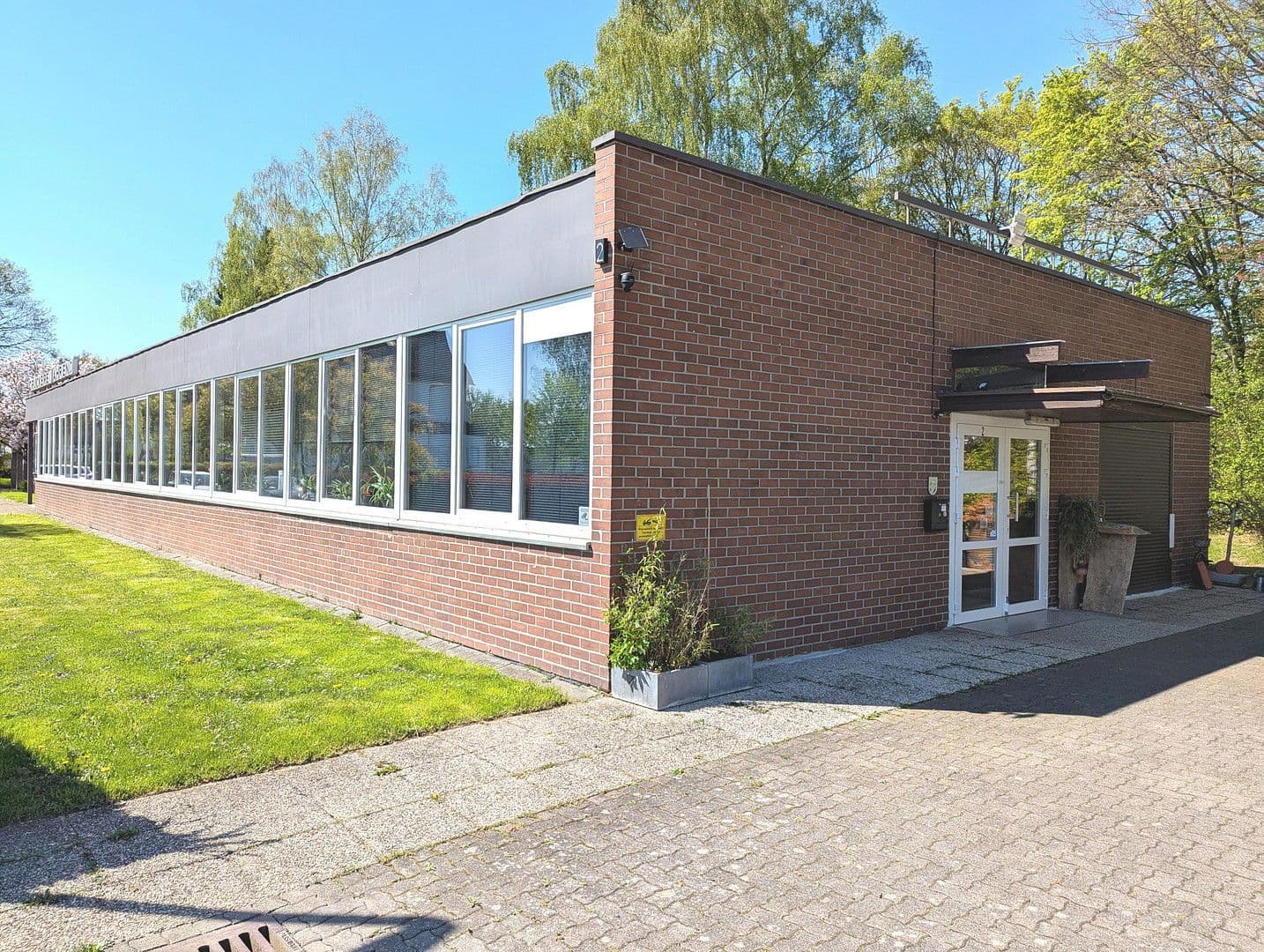 Prenájom nebytového priestoru 300 m², Oberzwehrener Straße 2-4, Baunatal, Hesensko Prenájom nebytového priestoru 300 m², Oberzwehrener Straße 2-4, Baunatal, Hesensko