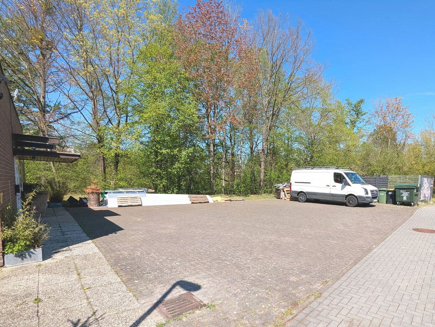 Prenájom nebytového priestoru 300 m², Oberzwehrener Straße 2-4, Baunatal, Hesensko Prenájom nebytového priestoru 300 m², Oberzwehrener Straße 2-4, Baunatal, Hesensko