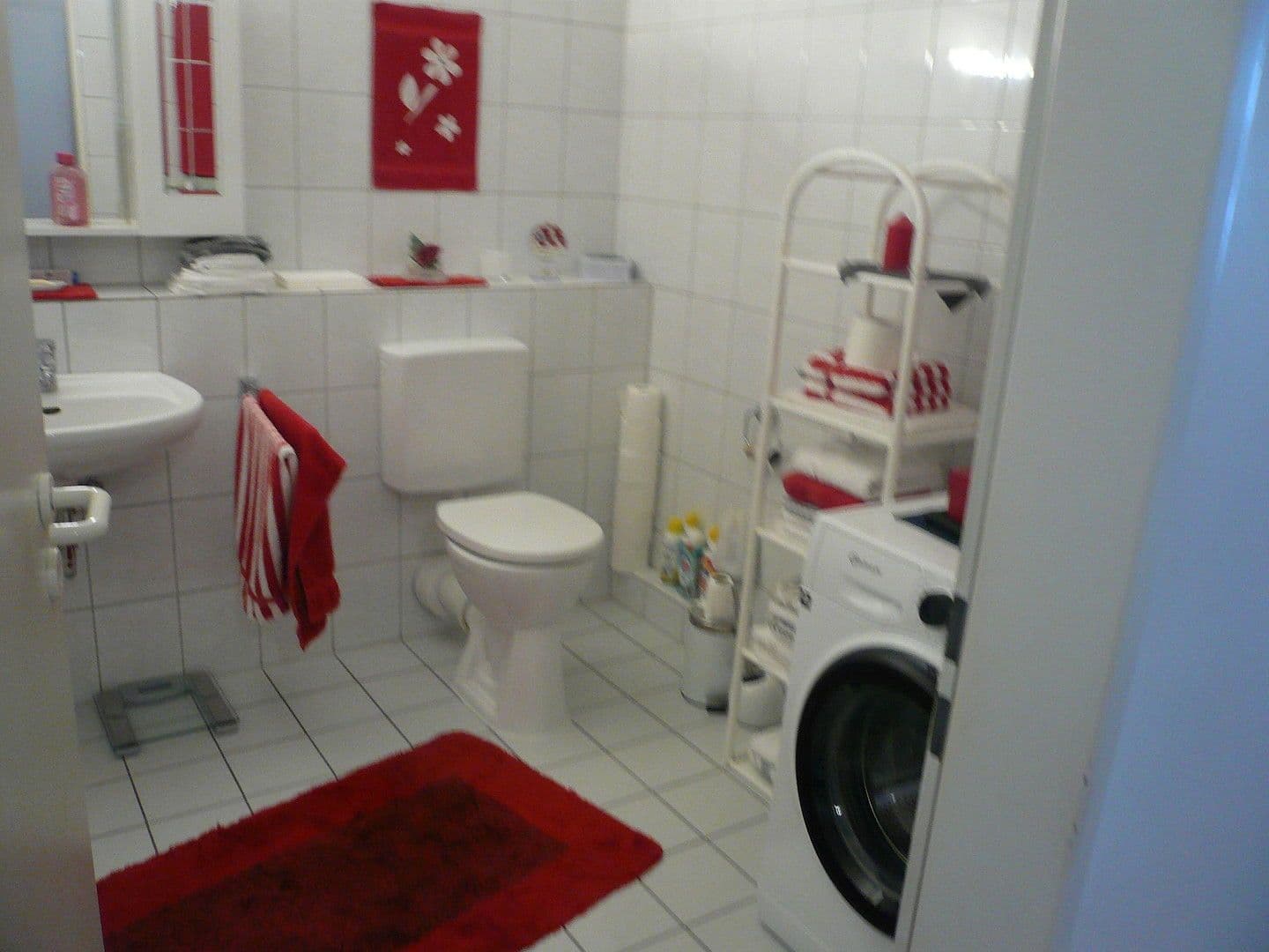 Prenájom bytu 2-izbový 69 m², Hauptstraße 284b, Heiligenhaus, Severné Porýnie - Westfálsko Prenájom bytu 2-izbový 69 m², Hauptstraße 284b, Heiligenhaus, Severné Porýnie - Westfálsko