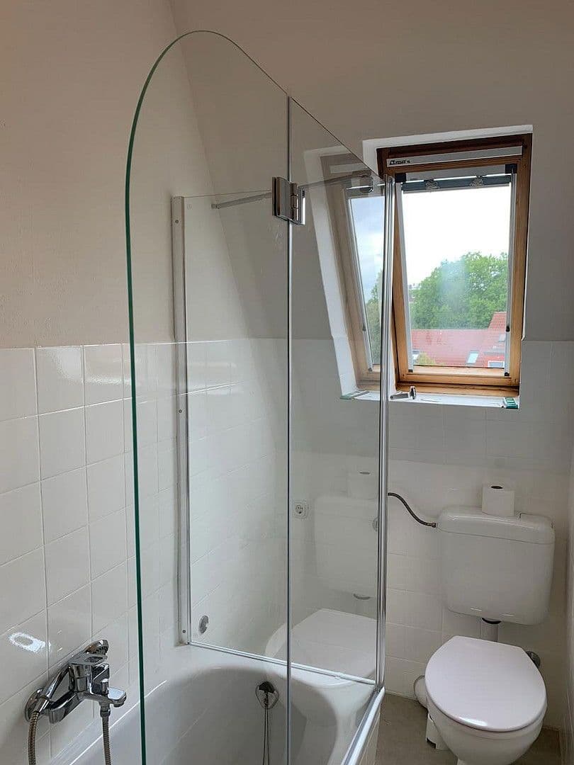 Prenájom bytu 3-izbový 82 m², Duisburg, Severné Porýnie - Westfálsko Prenájom bytu 3-izbový 82 m², Duisburg, Severné Porýnie - Westfálsko