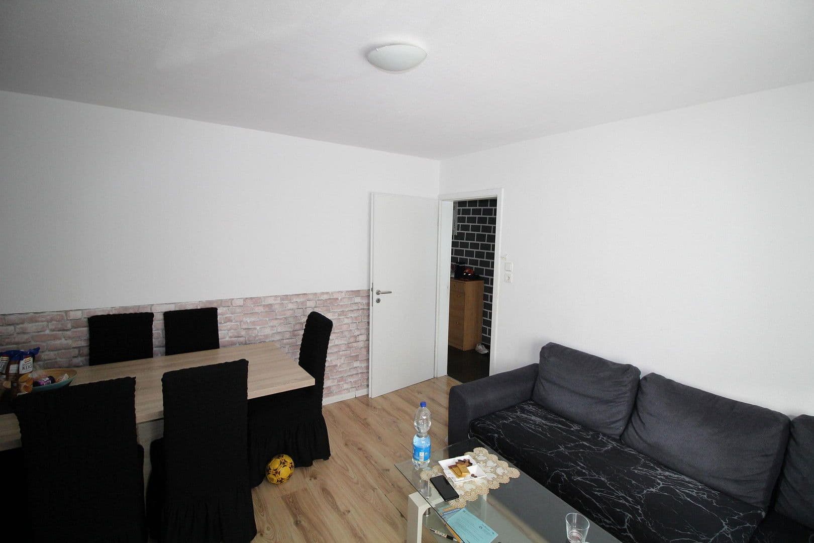 Predaj domu 163 m², pozemek 142 m², Stuttgart, Bádensko-Wurttembersko Predaj domu 163 m², pozemek 142 m², Stuttgart, Bádensko-Wurttembersko