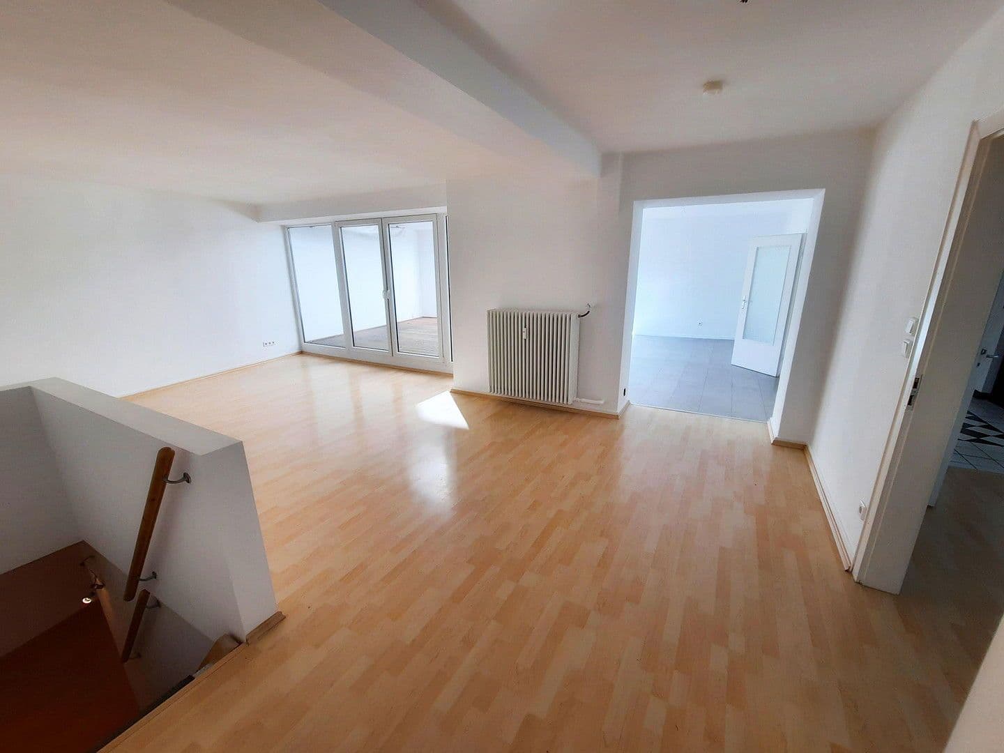 Prenájom bytu 4-izbový 166 m², Düsseldorf, Severné Porýnie - Westfálsko Prenájom bytu 4-izbový 166 m², Düsseldorf, Severné Porýnie - Westfálsko