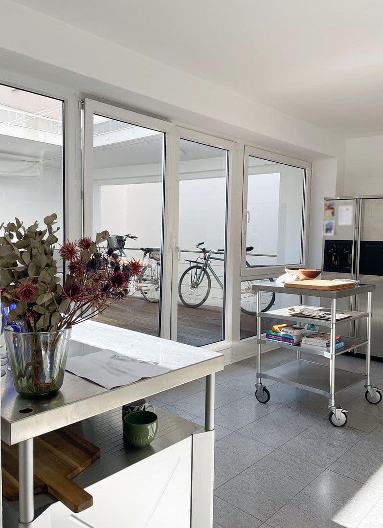 Prenájom bytu 4-izbový 166 m², Düsseldorf, Severné Porýnie - Westfálsko Prenájom bytu 4-izbový 166 m², Düsseldorf, Severné Porýnie - Westfálsko