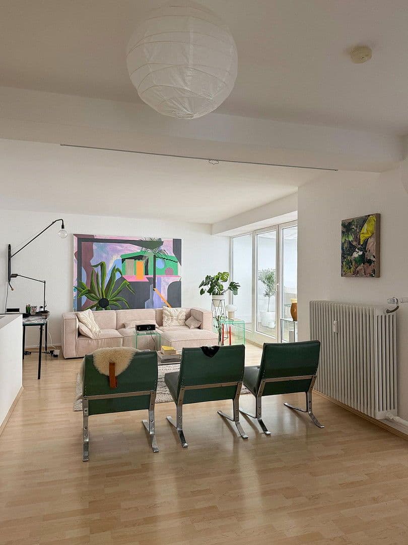 Prenájom bytu 4-izbový 166 m², Düsseldorf, Severné Porýnie - Westfálsko Prenájom bytu 4-izbový 166 m², Düsseldorf, Severné Porýnie - Westfálsko