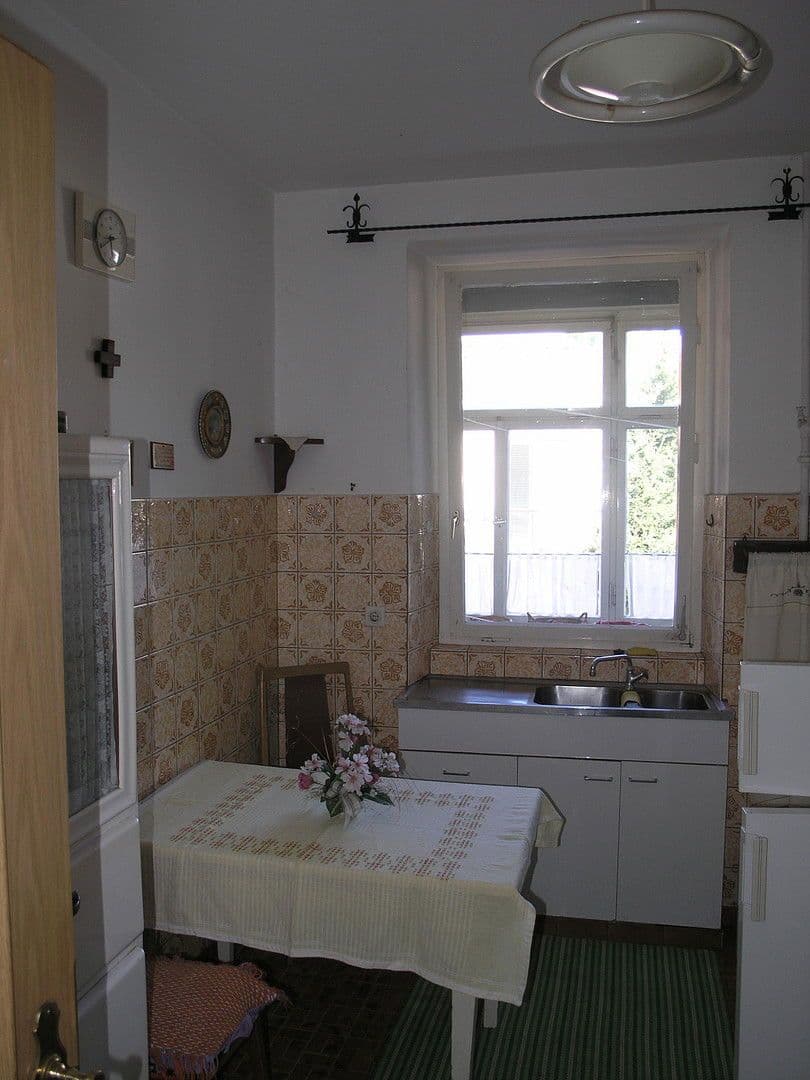 Prenájom bytu 4-izbový 92 m², Bergstrasse 10, Lörrach, Bádensko-Wurttembersko Prenájom bytu 4-izbový 92 m², Bergstrasse 10, Lörrach, Bádensko-Wurttembersko