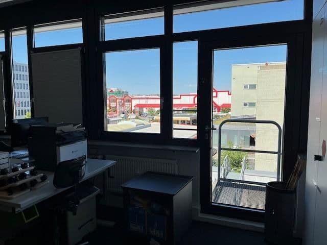 Prenájom kancelárie 270 m², Breitwiesenstraße 13, Stuttgart, Bádensko-Wurttembersko Prenájom kancelárie 270 m², Breitwiesenstraße 13, Stuttgart, Bádensko-Wurttembersko