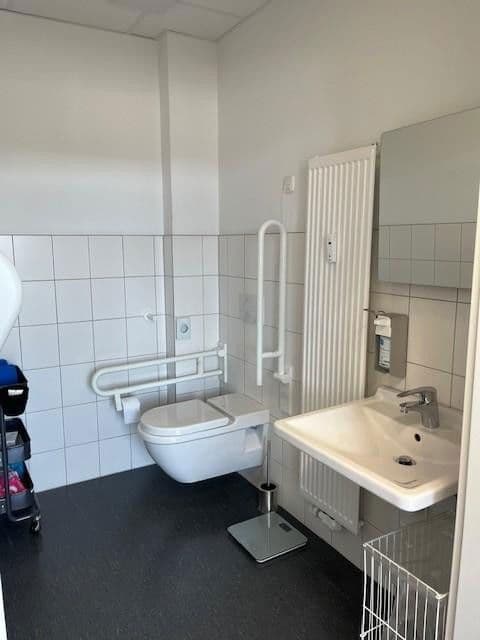 Prenájom kancelárie 270 m², Breitwiesenstraße 13, Stuttgart, Bádensko-Wurttembersko Prenájom kancelárie 270 m², Breitwiesenstraße 13, Stuttgart, Bádensko-Wurttembersko