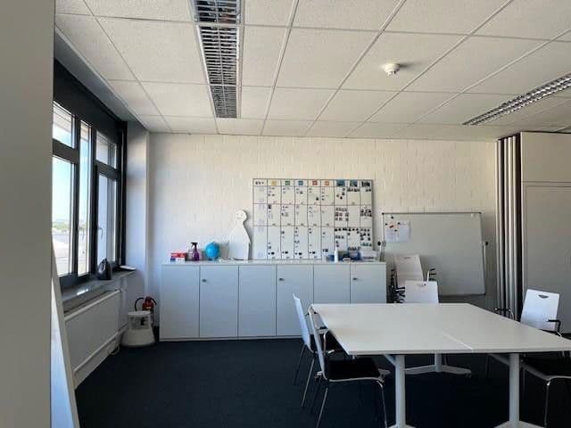 Prenájom kancelárie 270 m², Breitwiesenstraße 13, Stuttgart, Bádensko-Wurttembersko Prenájom kancelárie 270 m², Breitwiesenstraße 13, Stuttgart, Bádensko-Wurttembersko