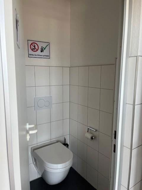 Prenájom kancelárie 270 m², Breitwiesenstraße 13, Stuttgart, Bádensko-Wurttembersko Prenájom kancelárie 270 m², Breitwiesenstraße 13, Stuttgart, Bádensko-Wurttembersko