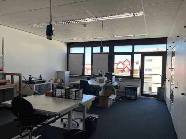 Prenájom kancelárie 270 m², Breitwiesenstraße 13, Stuttgart, Bádensko-Wurttembersko Prenájom kancelárie 270 m², Breitwiesenstraße 13, Stuttgart, Bádensko-Wurttembersko