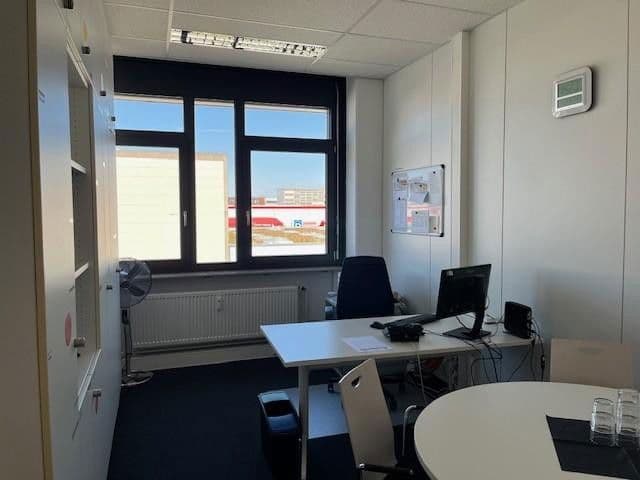 Prenájom kancelárie 270 m², Breitwiesenstraße 13, Stuttgart, Bádensko-Wurttembersko Prenájom kancelárie 270 m², Breitwiesenstraße 13, Stuttgart, Bádensko-Wurttembersko