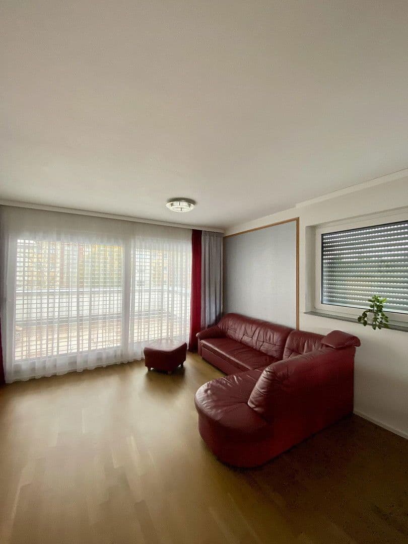 Prenájom bytu 4-izbový 120 m², Heilbronn, Bádensko-Wurttembersko Prenájom bytu 4-izbový 120 m², Heilbronn, Bádensko-Wurttembersko