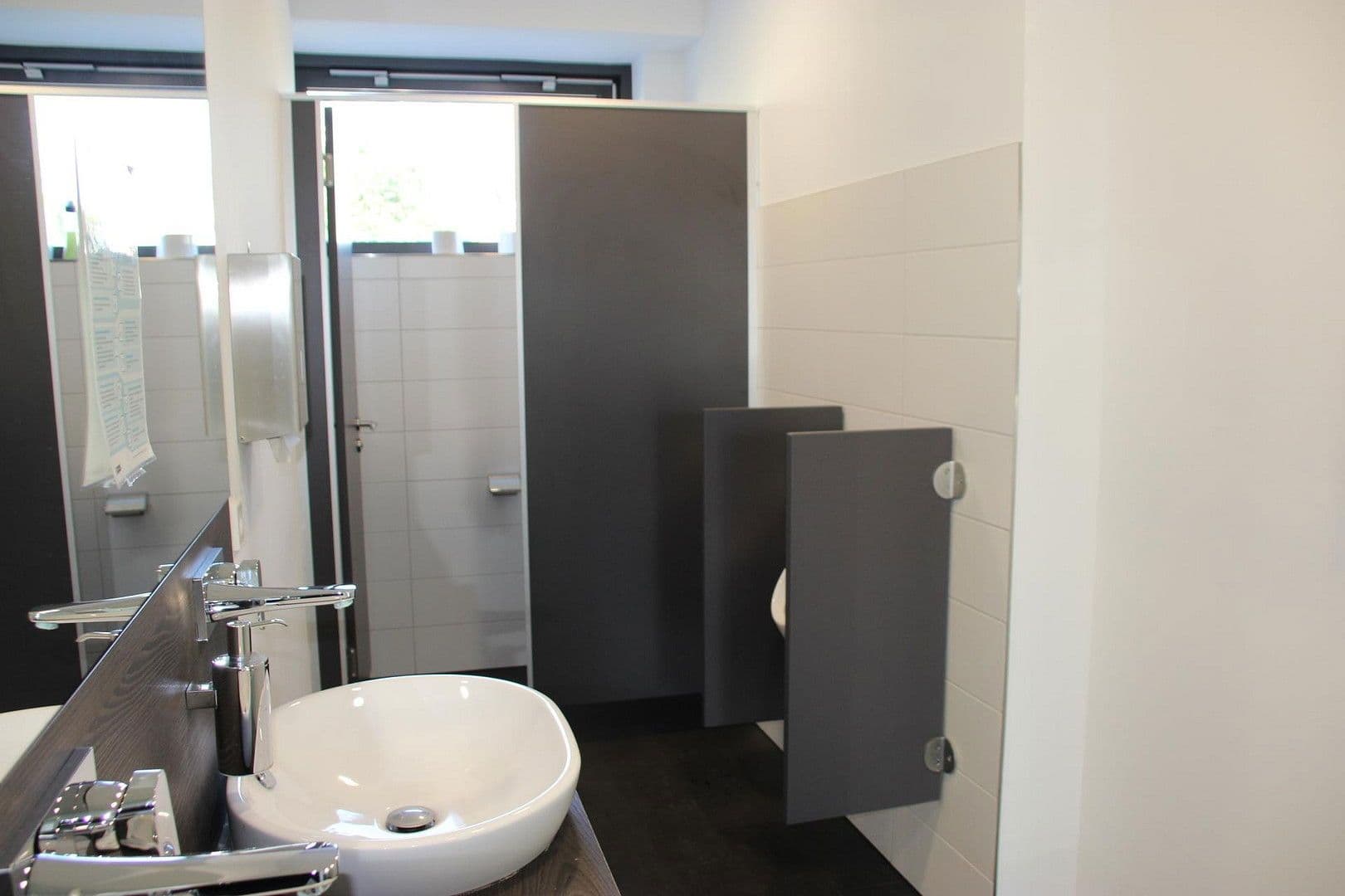 Prenájom kancelárie 1.000 m², Franz-Grashof-Straße 5, Mannheim, Bádensko-Wurttembersko Prenájom kancelárie 1.000 m², Franz-Grashof-Straße 5, Mannheim, Bádensko-Wurttembersko