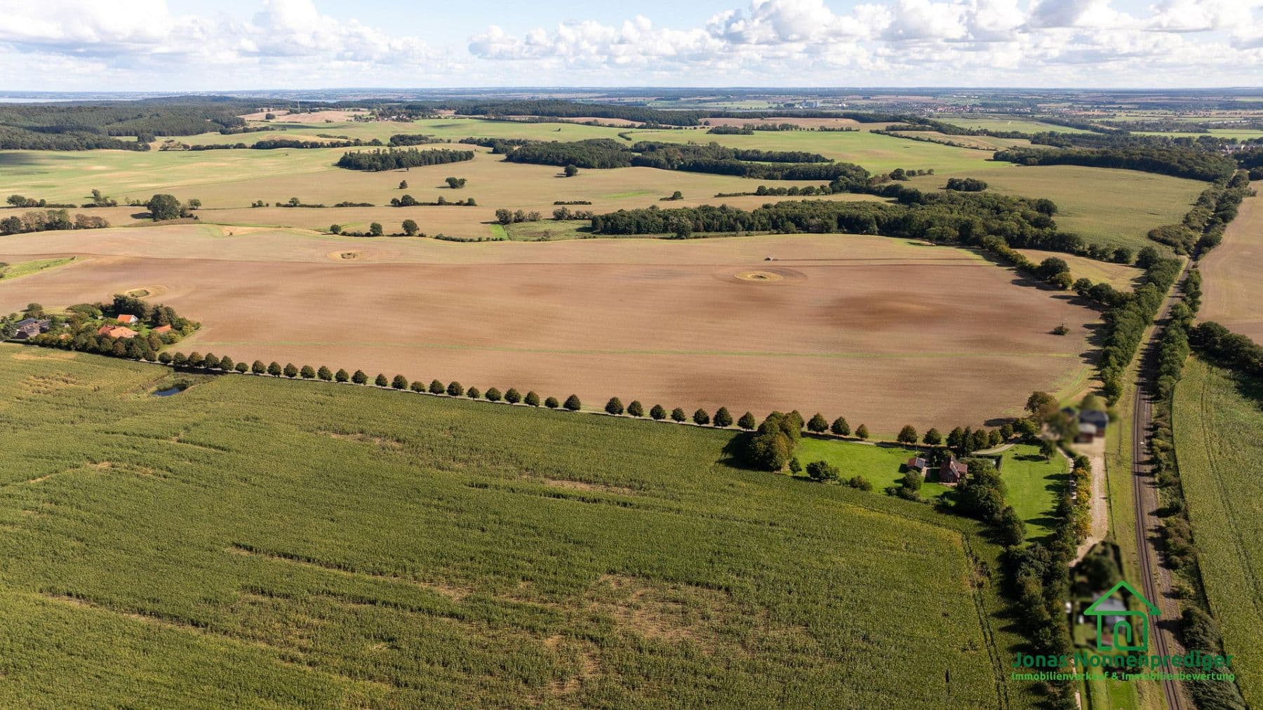 Predaj domu 185 m², pozemek 8.658 m², Bahnhofsweg 8, Alt Sührkow, Meklenbursko-Predpomoransko Predaj domu 185 m², pozemek 8.658 m², Bahnhofsweg 8, Alt Sührkow, Meklenbursko-Predpomoransko