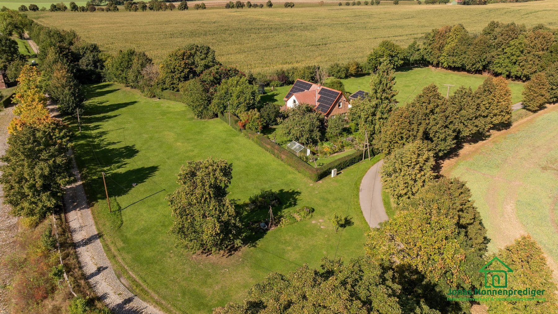 Predaj domu 185 m², pozemek 8.658 m², Bahnhofsweg 8, Alt Sührkow, Meklenbursko-Predpomoransko Predaj domu 185 m², pozemek 8.658 m², Bahnhofsweg 8, Alt Sührkow, Meklenbursko-Predpomoransko