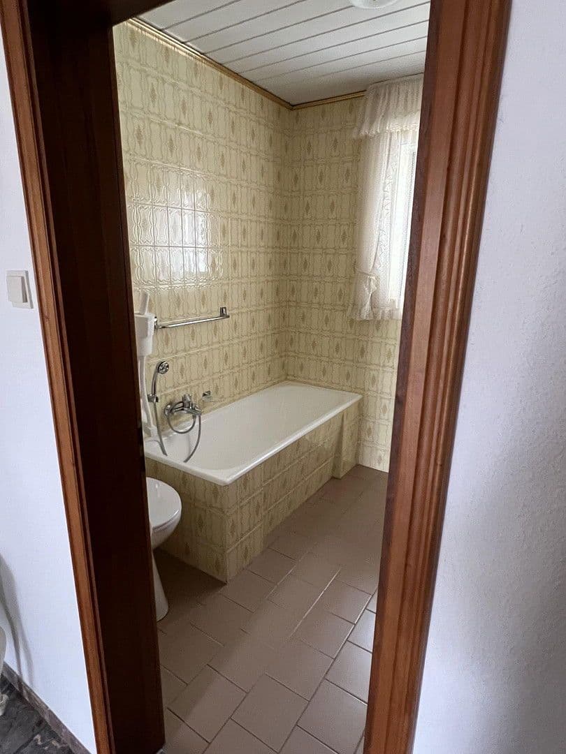 Predaj domu 107 m², pozemek 462 m², Pfarrstraße 17, Ernsgaden, Bavorsko Predaj domu 107 m², pozemek 462 m², Pfarrstraße 17, Ernsgaden, Bavorsko