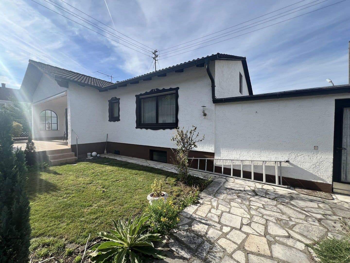 Predaj domu 107 m², pozemek 462 m², Pfarrstraße 17, Ernsgaden, Bavorsko Predaj domu 107 m², pozemek 462 m², Pfarrstraße 17, Ernsgaden, Bavorsko