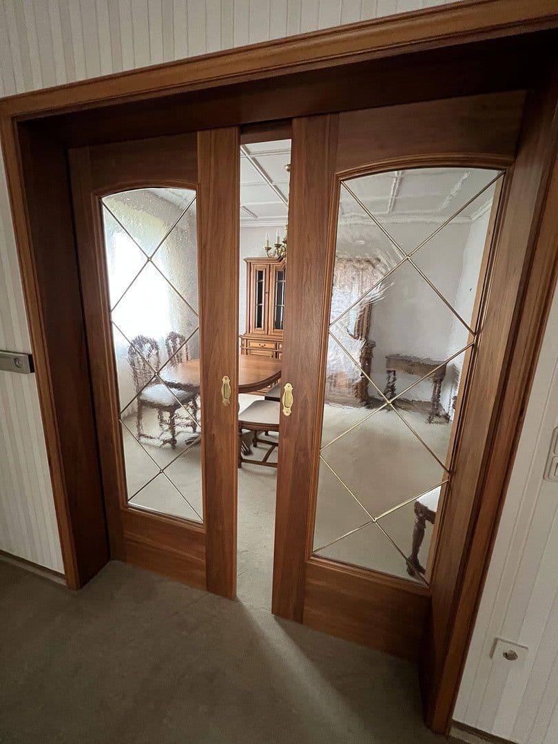 Predaj domu 107 m², pozemek 462 m², Pfarrstraße 17, Ernsgaden, Bavorsko Predaj domu 107 m², pozemek 462 m², Pfarrstraße 17, Ernsgaden, Bavorsko