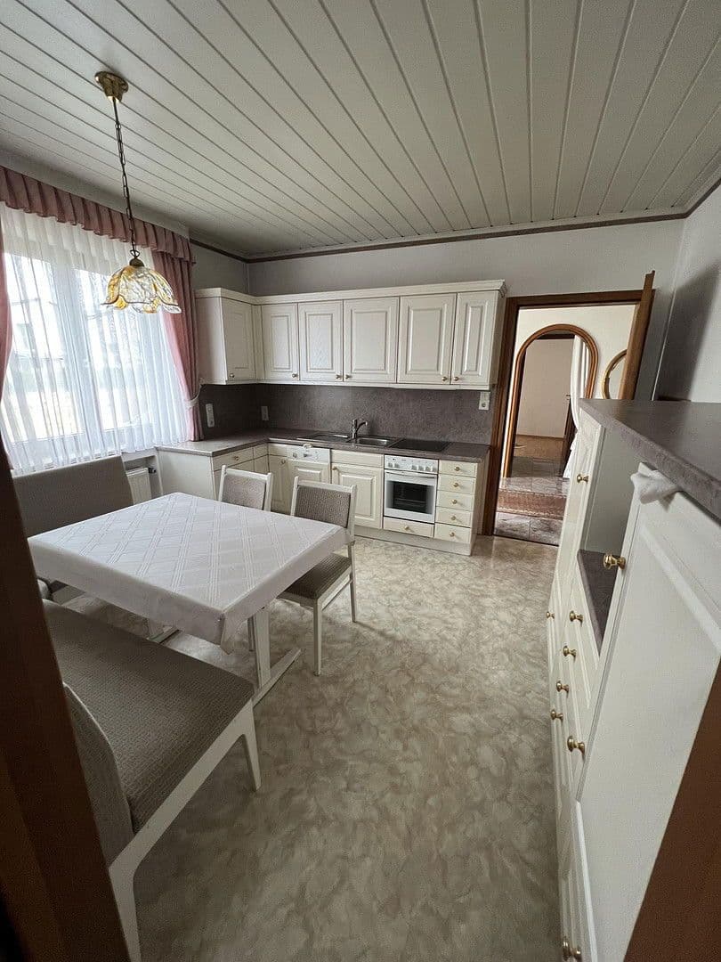 Predaj domu 107 m², pozemek 462 m², Pfarrstraße 17, Ernsgaden, Bavorsko Predaj domu 107 m², pozemek 462 m², Pfarrstraße 17, Ernsgaden, Bavorsko